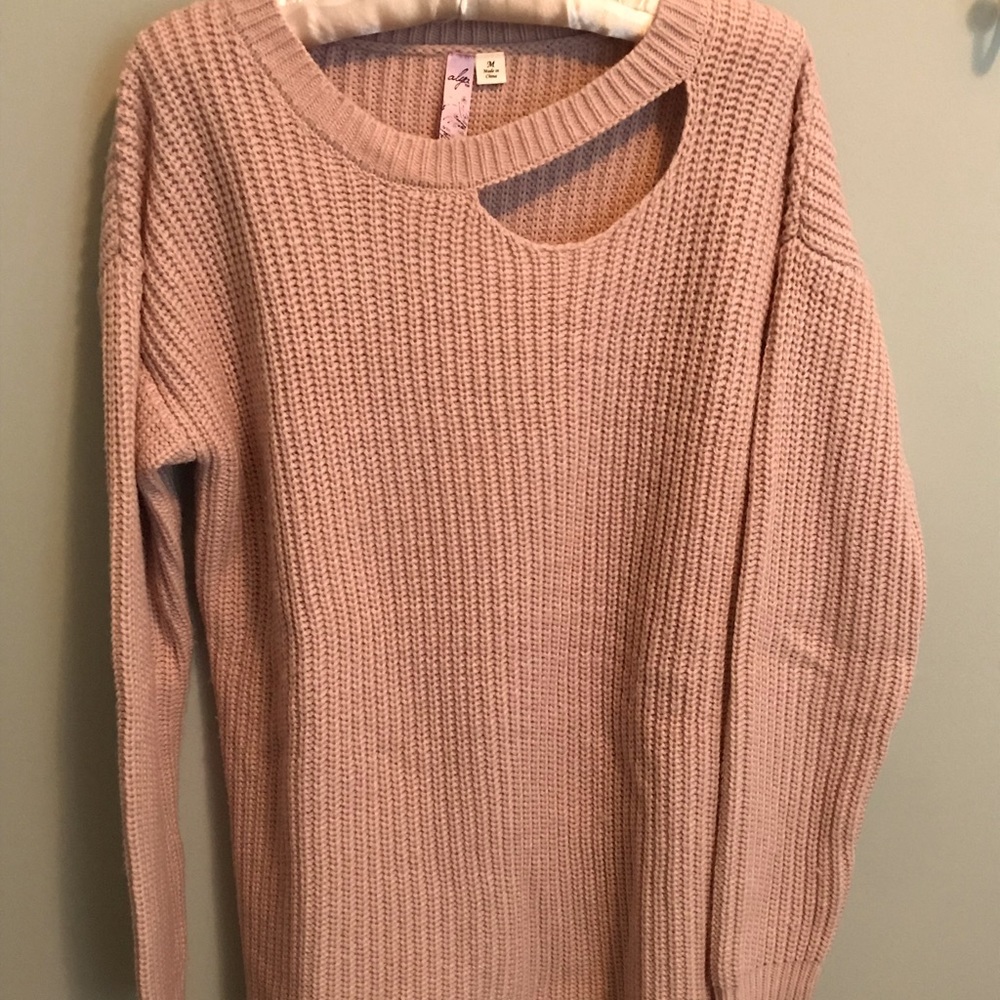 Alay salmon color Sweater size M